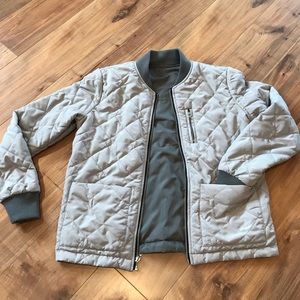 Reversible a&f bomer jacket